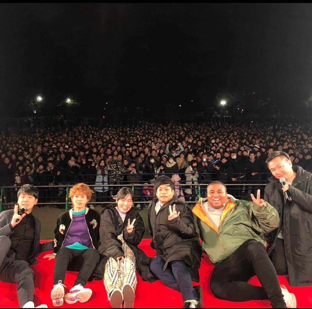 アントニーのインスタグラム：「八景島でのカウントダウンライブ 盛り上がりましたー！！！ #八景島 #お客さん1万人 #凄くいい新年の幕開け #尼神インターさん #かまいたちさん #マテンロウ #今年はやるぞやるぞ #毎年言ってるけど #やってやるぞ！」