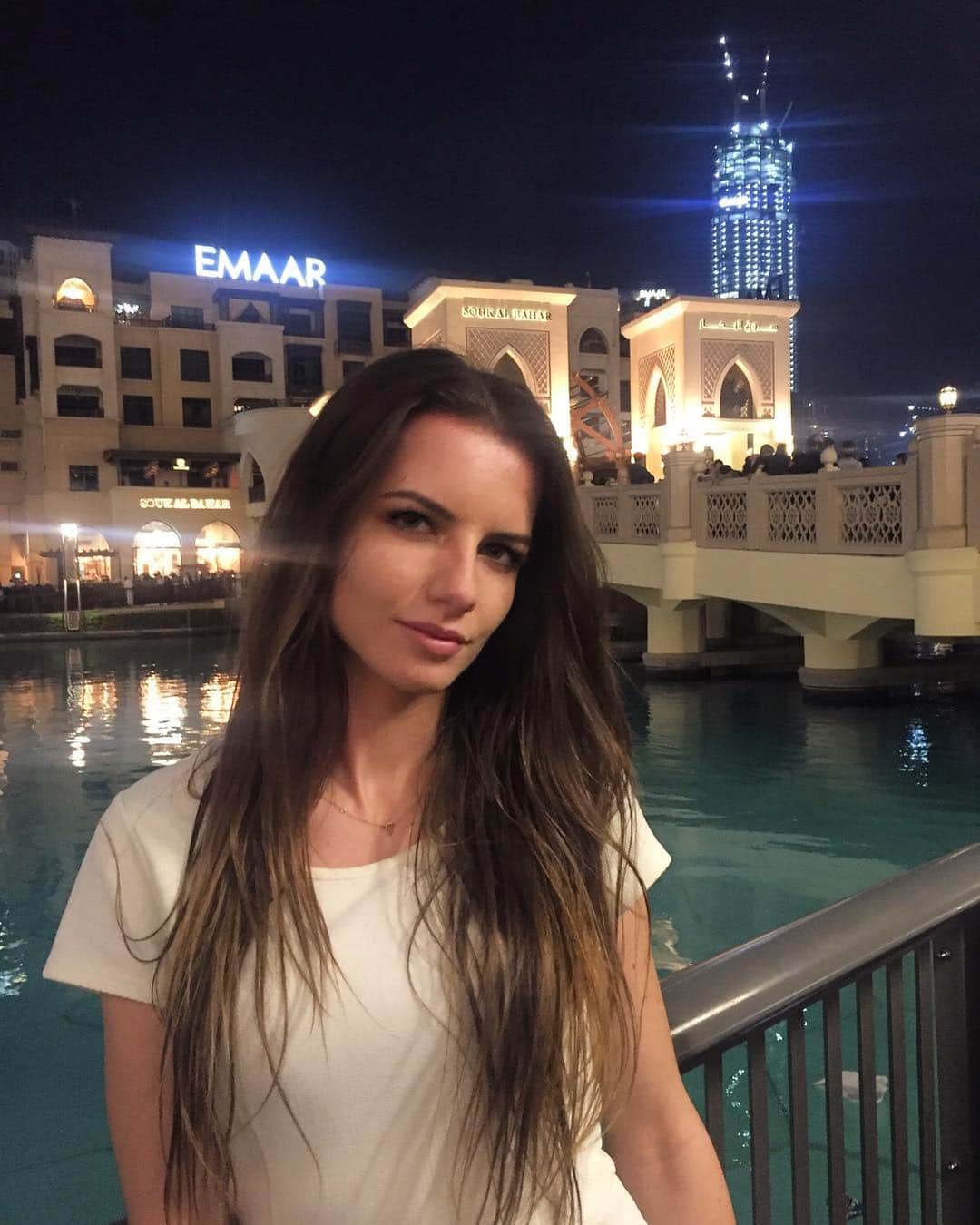 Karolina Bojarさんのインスタグラム写真 - (Karolina BojarInstagram)「Charging batteries for the New Year 🇦🇪🌴 • #2019 #UAE #Dubai #holiday #natural #brunette #chill #trip #wintercanbebeautiful」1月3日 6時51分 - bojarmeow
