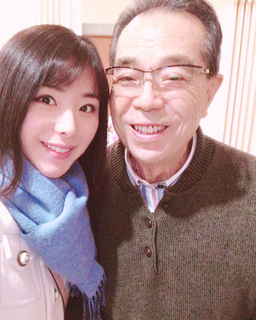 のインスタグラム：「大好きなおじいちゃん💕 私おじいちゃん似です👴！」