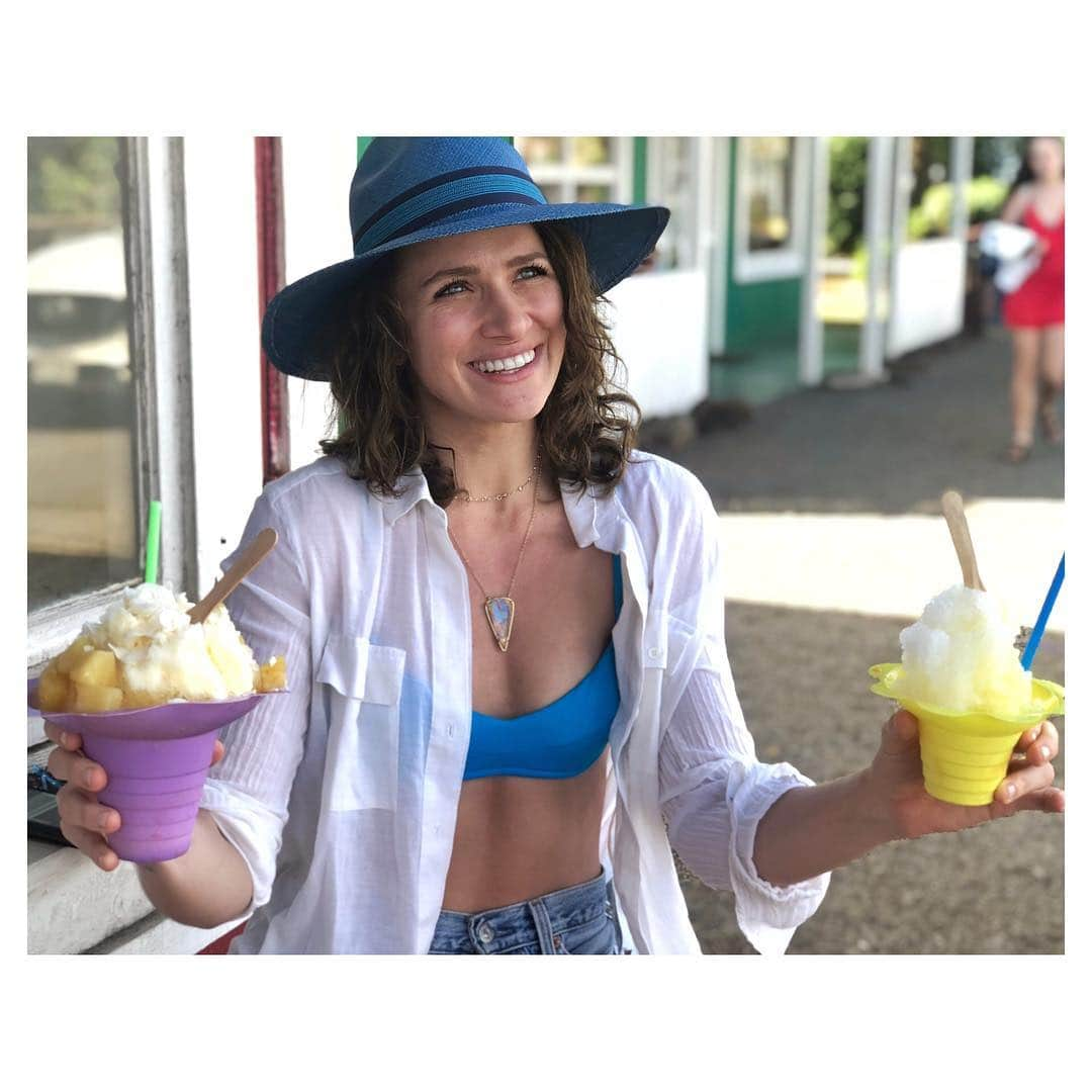 シャンテル・ヴァンサンテンさんのインスタグラム写真 - (シャンテル・ヴァンサンテンInstagram)「Who ever said don’t eat the yellow snow is truly missing out! #YumYum #WhatDiet #OnlySnowInHawaii 🍧」1月3日 12時43分 - therealshantel