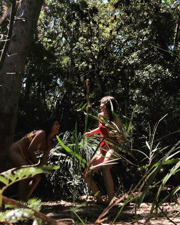 Amelia Zadroのインスタグラム：「Day 1 2019 sharing the sweetest sisterhood w @padmini_yoni 🙏🏻」