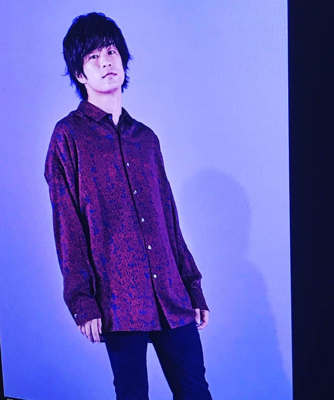 三原健司さんのインスタグラム写真 - (三原健司Instagram)「いい柄シャツに出会いました アー写で使用  SHALEEF LETTERING PATTERN L/S SHIRTS」1月3日 16時27分 - miharakenji