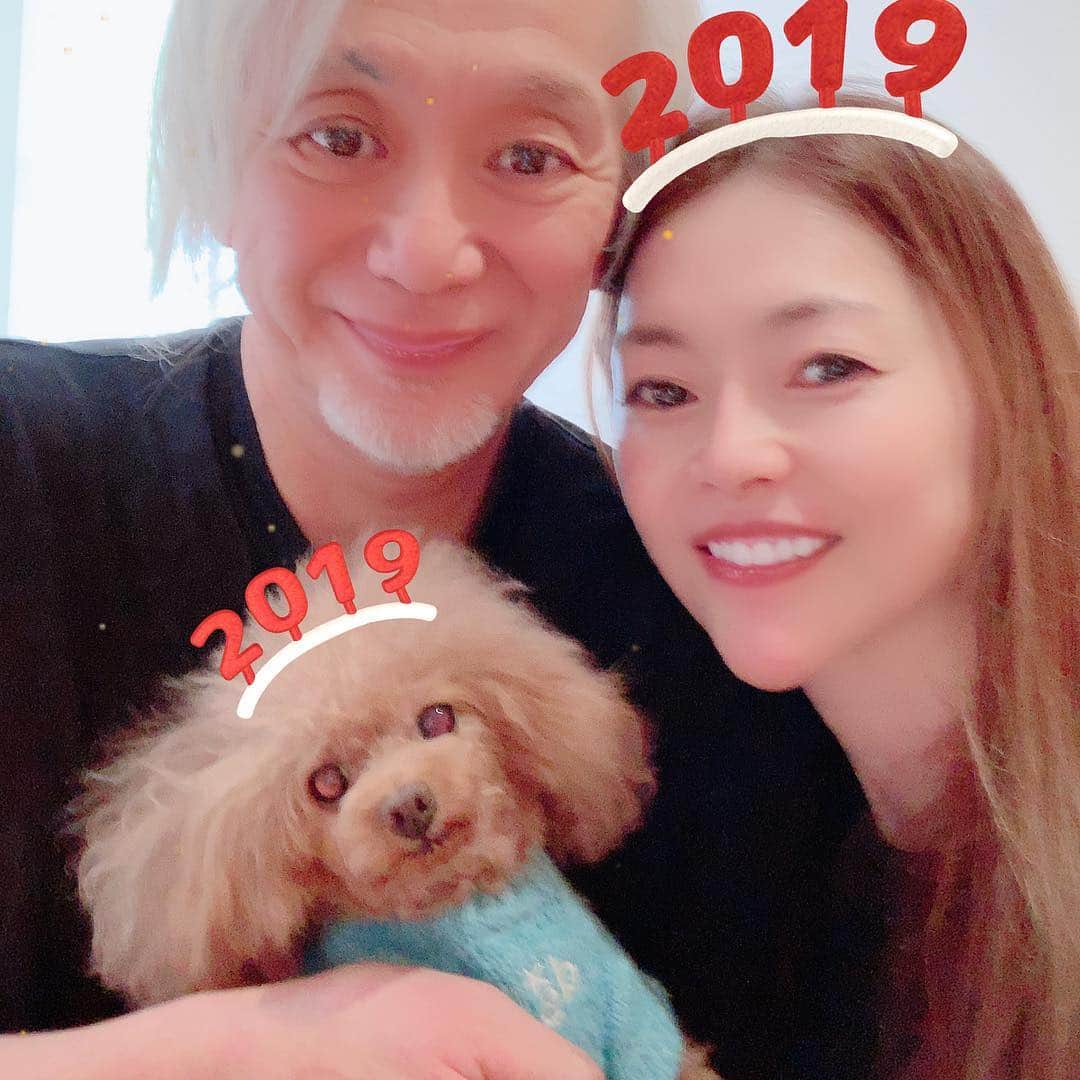 青田典子さんのインスタグラム写真 - (青田典子Instagram)「Ｈappy New Year 〜🎉✨😊 2019年❣️ 明けましておめでとうございます ✨✨✨✨✨✨✨✨ 今年もどうぞよろしくお願いします *･゜ﾟ･*:.｡..｡.:*･''･*:.｡. .｡.:*･゜ﾟ･*♥️」1月3日 17時12分 - norikoaota