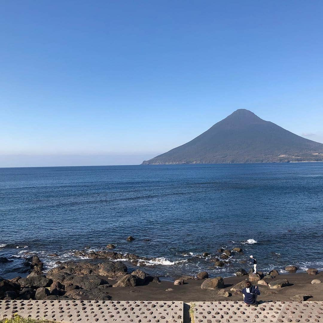 井上裕介さんのインスタグラム写真 - (井上裕介Instagram)「両親と、弟家族を連れて鹿児島へ、二泊三日の家族旅行に行ってきました^_^  #NONSTYLE #nonstyle #井上家 #家族 #勢揃い #鹿児島 #指宿 #家族水入らず旅行 #楽しすぎたぁ」1月3日 19時03分 - nonyusuke