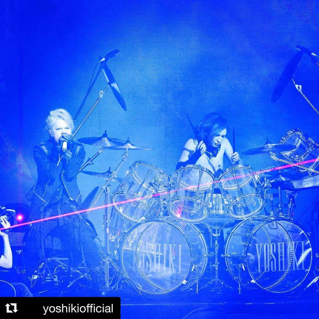 Hydeさんのインスタグラム写真 - (HydeInstagram)「#Repost @yoshikiofficial with @get_repost ・・・ #紅白 で素晴らしいパフォーマンスをしてくれた友人であり、尊敬するアーティストに心から感謝しています。 I wanna thank you @hydeofficial @sugizo_official @sarahbrightmanmusic  from bottom my heart for the amazing performance! #紅白歌合戦 #RedAndWhite #SarahBrightman #hyde #sugizo #yoshiki #larcenciel #lunasea #xjapan」1月3日 21時54分 - hydeofficial