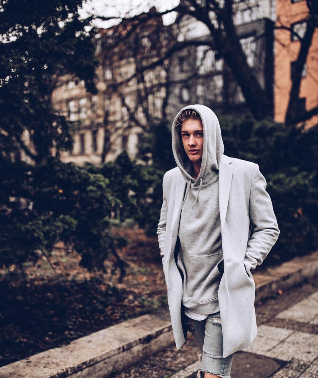 ユリアン・ブラントさんのインスタグラム写真 - (ユリアン・ブラントInstagram)「👀」1月3日 22時07分 - julianbrandt