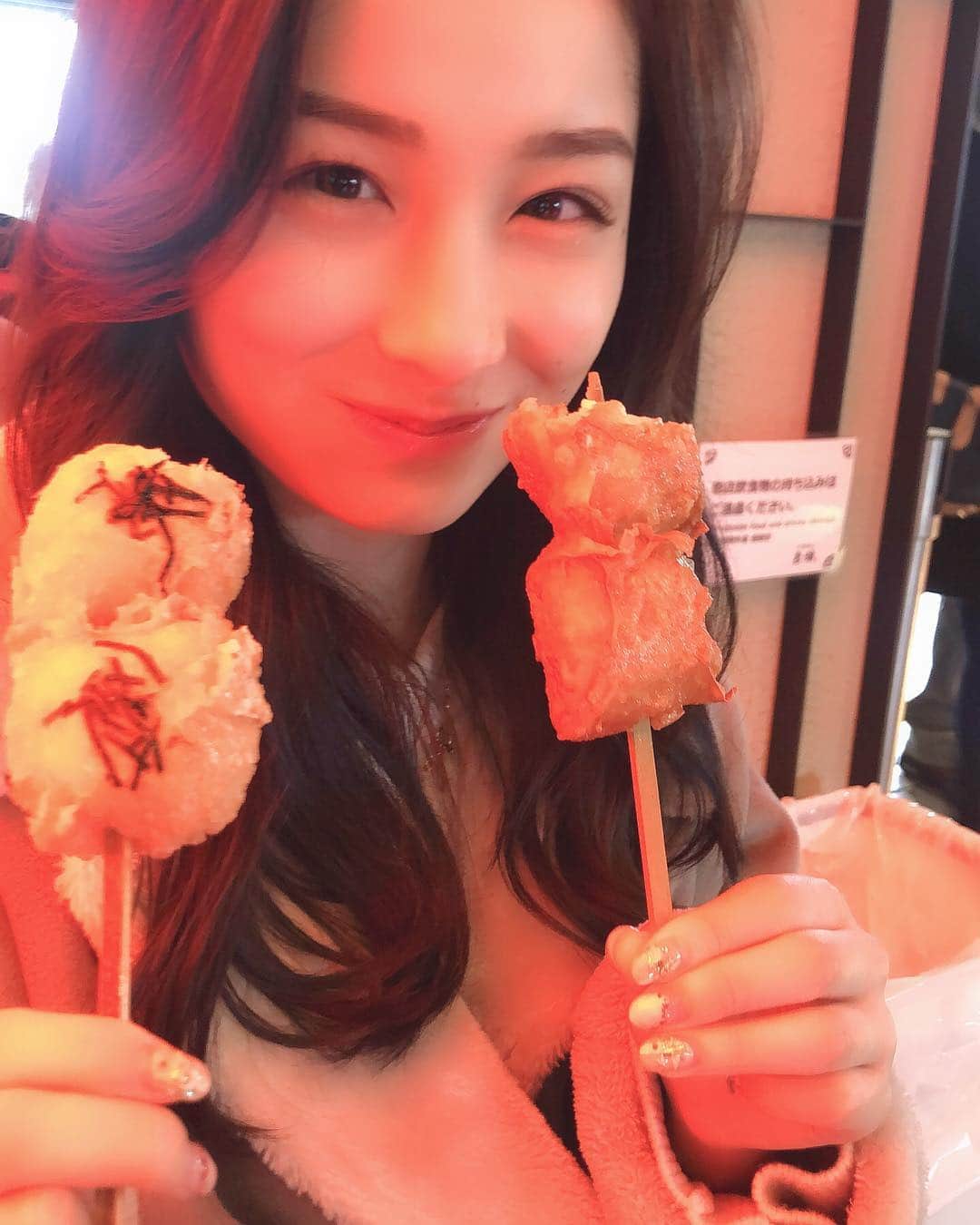 のインスタグラム：「. お正月からずーっと美味しいもの食べ続けてます。やばい、体重って思いながら目の前に美味しいものが並んでると食べる以外に選択肢が無くなる😌 皆さんも素敵な三が日過ごされましたか？☺️ . 今日も投票、是非よろしくお願い致します😳🙏🏻 #ミスオブミス#ミスコレ#ミスキャンパス同志社女子#同志社女子大学#ミスキャンパス#ファイナリスト#ミスキャン#グランプリ#大学生#京都#嵐山#奈良 #miss#missofmiss#campus#misscampus#dwc#dwcla#finalist#university#kyoto#nara#japan」