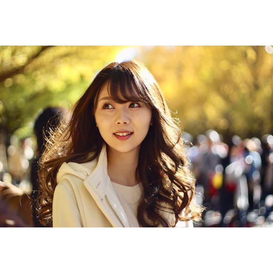 西村季里子のインスタグラム：「・ きのう9時に寝て12時に起きた。お昼の。 時間の無駄使いしてる。反省🥺 きょうは中学の同窓会〜🍻 #青森#お正月#同窓会#中学校 #寝正月#寝すぎ正月#午前中はだいたい夢の中 #ポートレート#撮影#イチョウ並木#秋 #ダイエット#はやくジム行きたい #follow#followme」