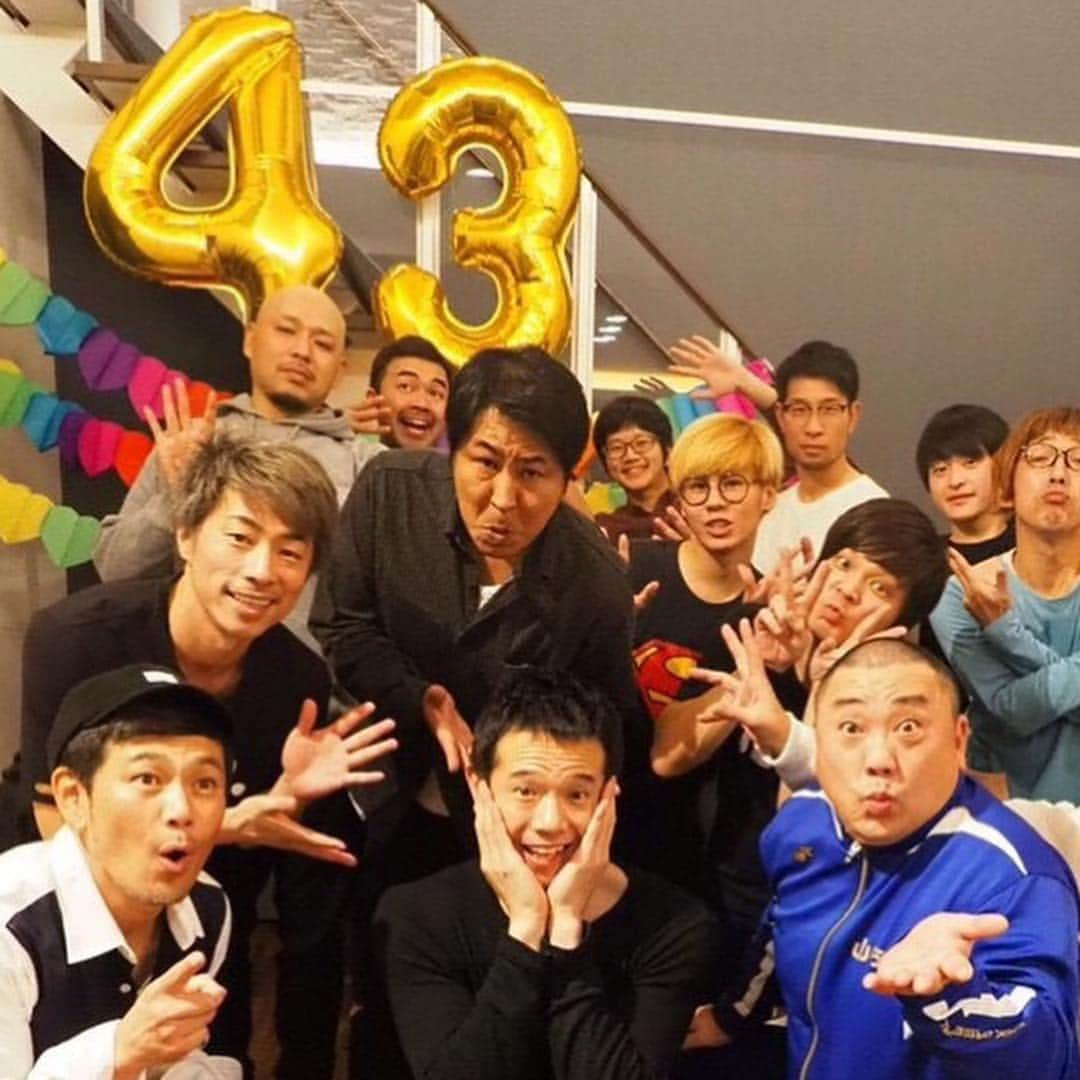 庄司智春さんのインスタグラム写真 - (庄司智春Instagram)「軍団山本新年会で 誕生日お祝いして頂きました！ #軍団山本 #新年会 #ケーキ #ミスターチーズケーキ #最高」1月4日 10時12分 - tomoharushoji