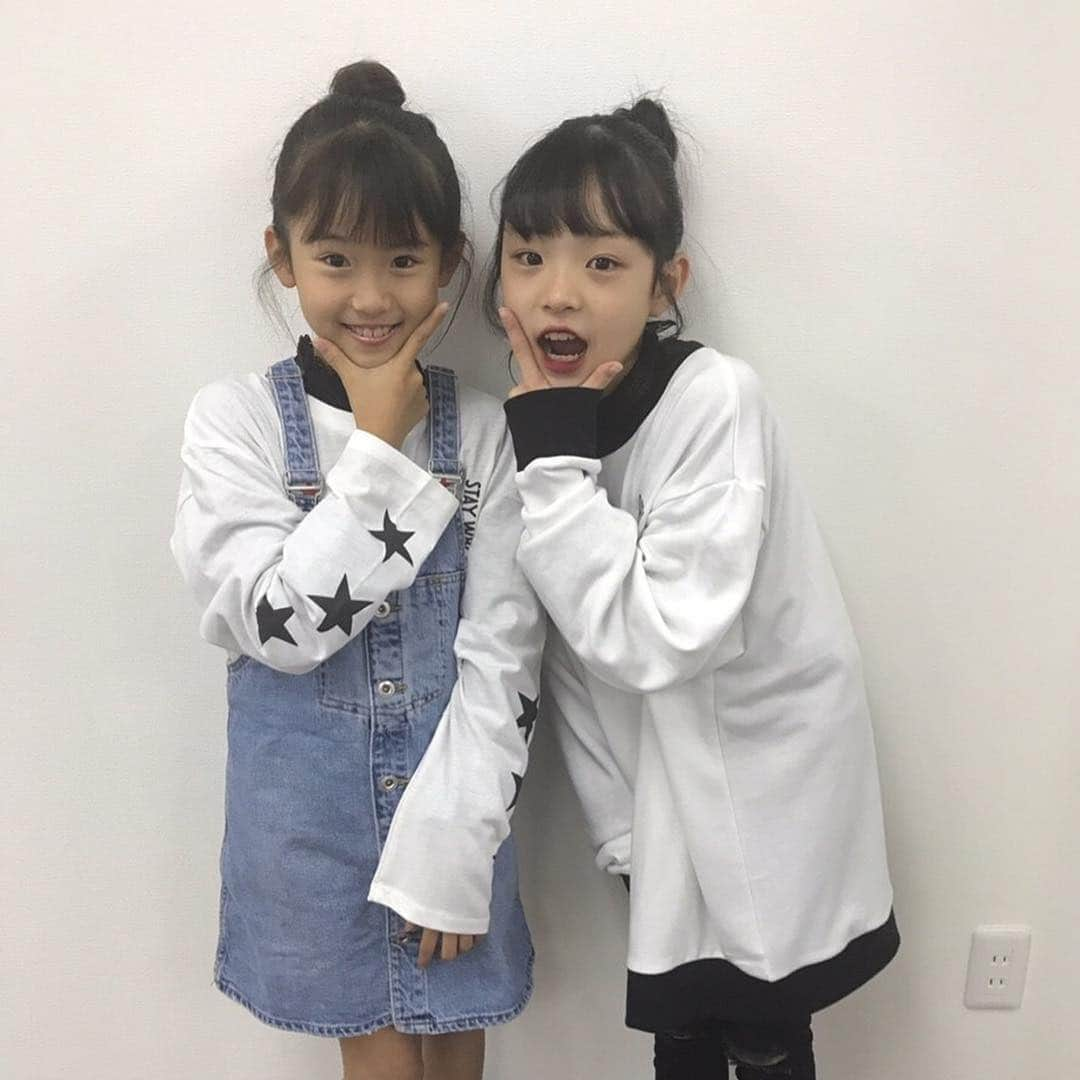 Hinataさんのインスタグラム写真 - (HinataInstagram)「. . 同じ事務所の石田凛音ちゃん💓 . つい最近まで放送してた ドラマ「中学聖日記」に出演してたよ🤩 . 演技がすっごく上手👏👏 . そんな凛音ちゃんとYouTubeでコラボ✨✨ 今日の17時にアップするから みんな是非チェックしてね〜😽💓💓 . 偶然禁断ボーイズの田中さんにも会いました😆 . #クラージュキッズ  #石田凛音 ちゃん #禁断ボーイズ #田中さん #子役 #野々山ひなた  #同じ事務所 #Hinata #YouTube #コラボしたよ #TikTok #Hinataぼっこ #アメブロ #みんな観てね #アメブロから凛音ちゃんのSNSに飛べるよ #凛音ちゃんありがとう #田中さんありがとうございます」1月4日 10時41分 - hinachosugram