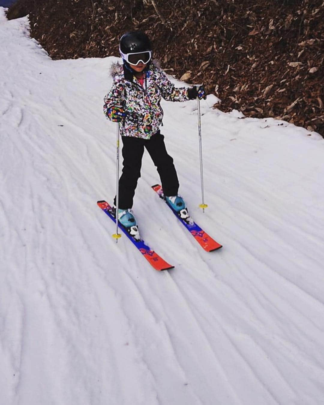 秋山紗蘭のインスタグラム：「스키⛷ 러브유💕👧🏻👦🏻 . #사랑이 #추사랑  #sarang #choosarang」