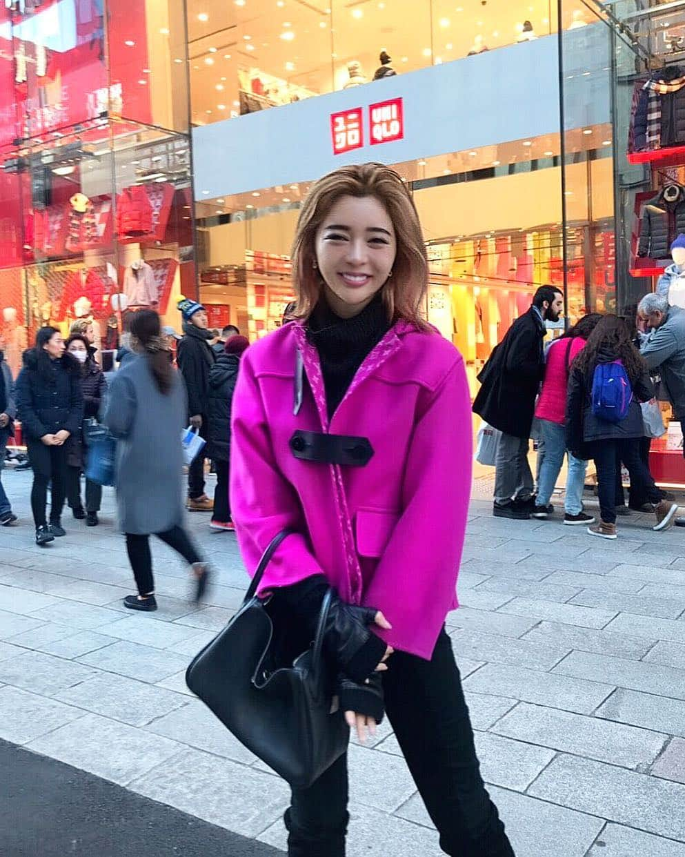 濱野りれさんのインスタグラム写真 - (濱野りれInstagram)「Ginza🏙💫 ヒートテックマンで銀プラ🐰💗 . . #heattech#uniqloginza #louisvuitton#lv#hermesbag#pinklady#lindy26#lindy#alexandermcqueen#viabusstop#ginzatokyo#shoppinglover#tokyoshopping#お散歩コーデ#カジュアルコーデ#ピンクコーデ」1月4日 11時41分 - riregram