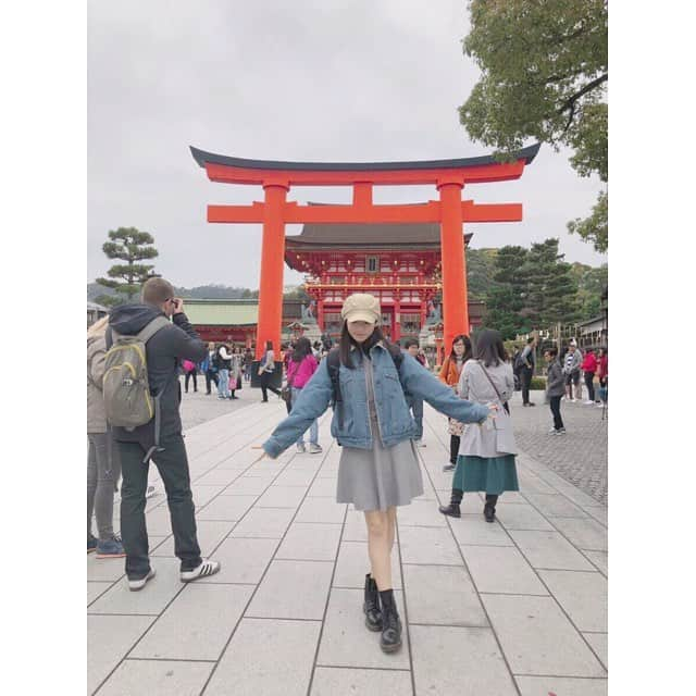 小栗有以さんのインスタグラム写真 - (小栗有以Instagram)「2018年の締めくくりに京都旅行へ⛩✨ . .  長い時間滞在は出来なかったけど… 京都の雰囲気を満喫できました😌  #京都 #伏見稲荷大社 #祇園 #No.1」1月4日 11時46分 - yuioguri_1226