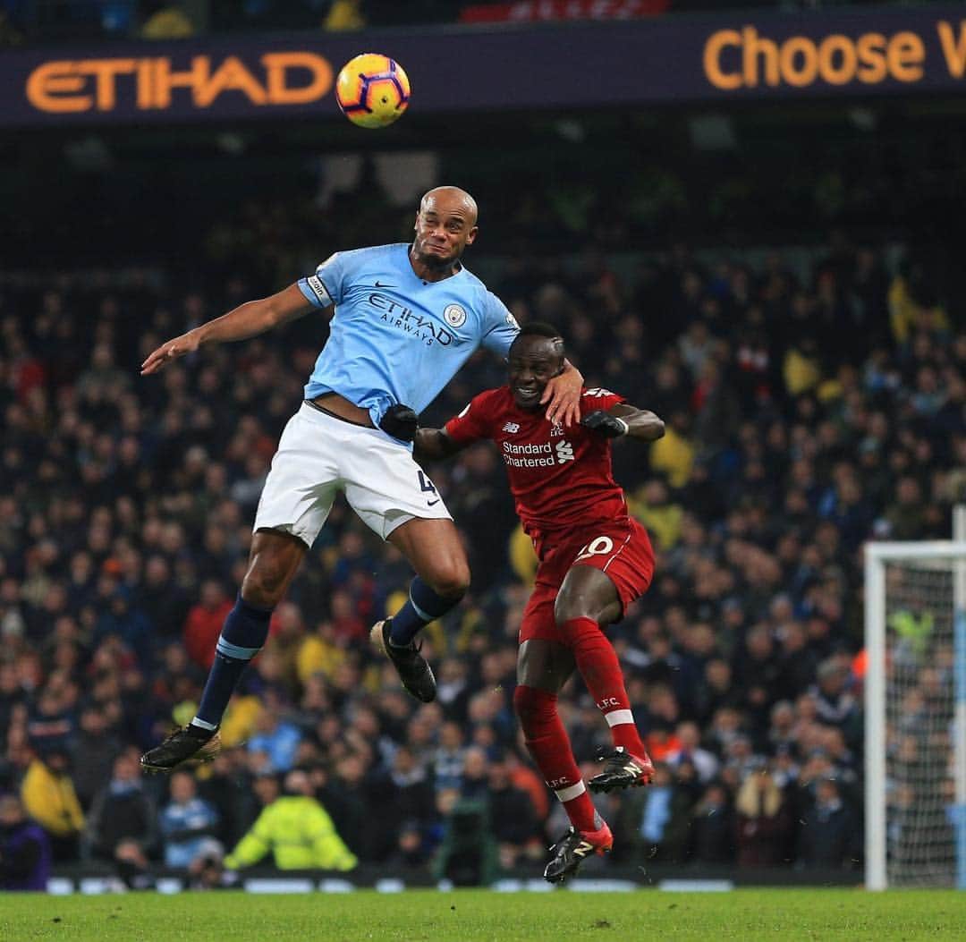 ヴァンサン・コンパニさんのインスタグラム写真 - (ヴァンサン・コンパニInstagram)「Last night will be remembered. Love to our fans who pushed us throughout. Together we can go above and beyond. #ManCity」1月5日 0時47分 - vincentkompany