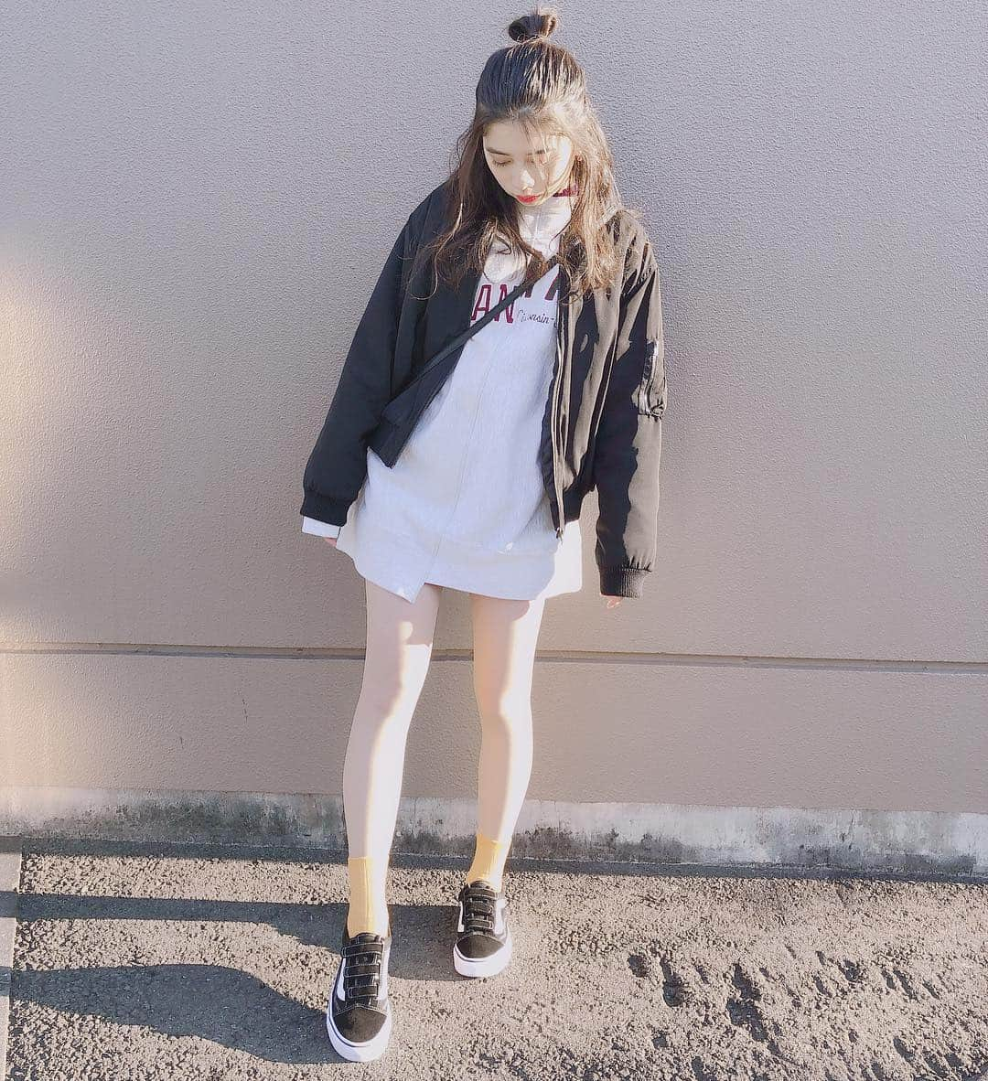 桜田ひよりさんのインスタグラム写真 - (桜田ひよりInstagram)「おみくじ引いてきました〜  結果は吉！ うん、いい事書いてありました😏 洋服のブランドはSTチャンネルに載せます💁‍♀️💁‍♀️ #おみくじ #吉 #周りの人に幸せくるって #書いてあったよ」1月4日 17時21分 - hiyori_sakurada_official