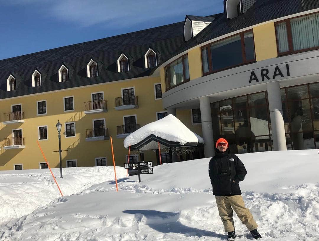 朝日光輝さんのインスタグラム写真 - (朝日光輝Instagram)「毎年恒例の🏂のあとは地元の🍜  全てパーフェクト💯 * * * * * * * * * #新潟県#新潟県上越市#上越妙高#美味しいラーメン#地元ラーメン#オオモリラーメン#オオモリラーメン新井 #懐かしの味#チャーハン#餃子#毎年恒例#1年に1回#豚骨醤油」1月4日 16時50分 - mitsuteru_asahi