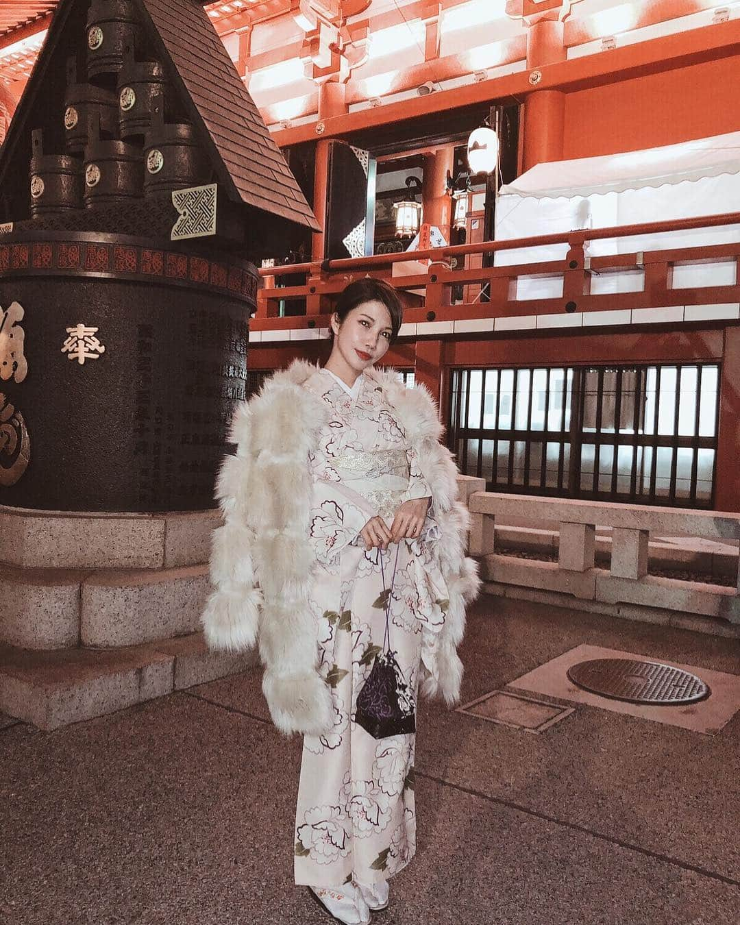 植田せりなさんのインスタグラム写真 - (植田せりなInstagram)「. 初詣に行った時の👘 質問があったので全身のお写真を🎍✨ . . そして、 お正月は、1月5日の年下王子2時間SPに向けて 『私の年下王子さま』を予習しちゃおう👑🤴❤️ 歴代の王子達が🤴新年会をして 思い出エピソードを語るよ🌹 イケメン王子達の新年会を是非覗いてみてね🥰🌹 . . 無料配信中📺❣️ https://abe.ma/2QVzkUr . . #AbemaTV  #私の年下王子さま #土曜よる10時は年下王子  #お着物 #お正月」1月4日 17時52分 - serina_ueda