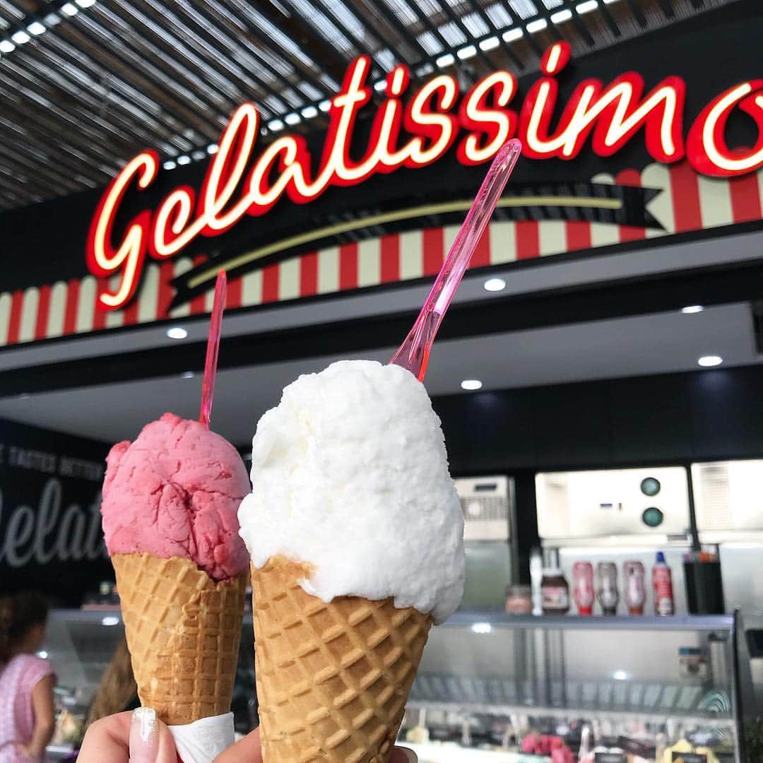 古泉千里さんのインスタグラム写真 - (古泉千里Instagram)「アイス10個は食べました🍦💕 アイスがあれば生きていけるくらいアイスが好きなんです。 #gelatissimo #gelato #icecream  #Singapore #sentosa  #happynewyear」1月4日 21時15分 - chisamipo1030