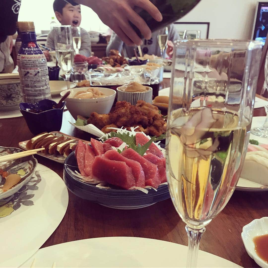 小泉里子さんのインスタグラム写真 - (小泉里子Instagram)「実家での新年会。 皆健康で楽しい1年になりますように…♡」1月4日 21時44分 - satokokoizum1