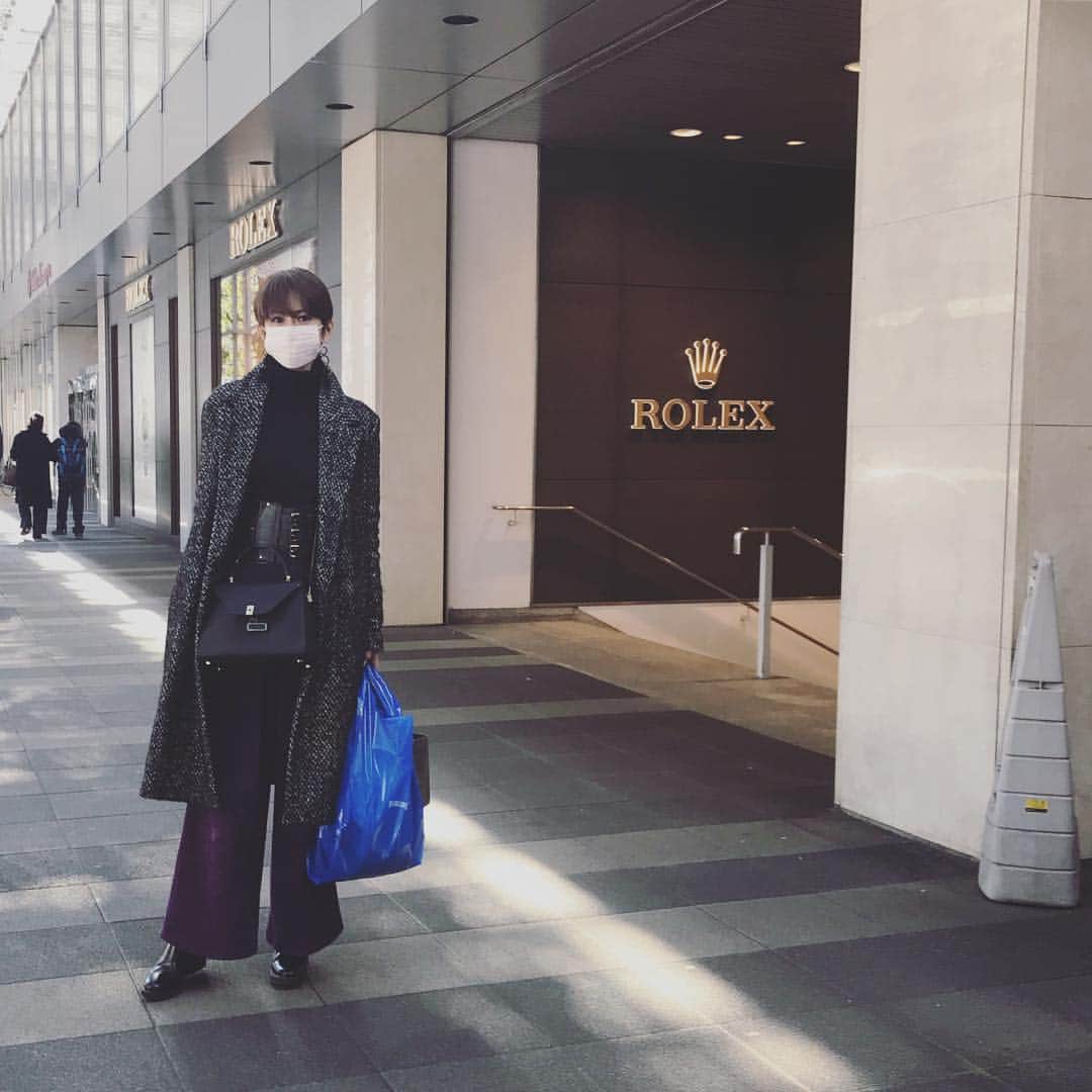 畑野ひろ子のインスタグラム：「娘達と買い出しへ。 #shopping #予防にマスク #明日は早起き#おやすみなさい」