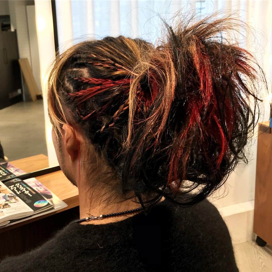 棚橋弘至さんのインスタグラム写真 - (棚橋弘至Instagram)「おはよう。昨日の髪型。イメージは #バガボンド 👍」1月5日 8時12分 - hiroshi_tanahashi