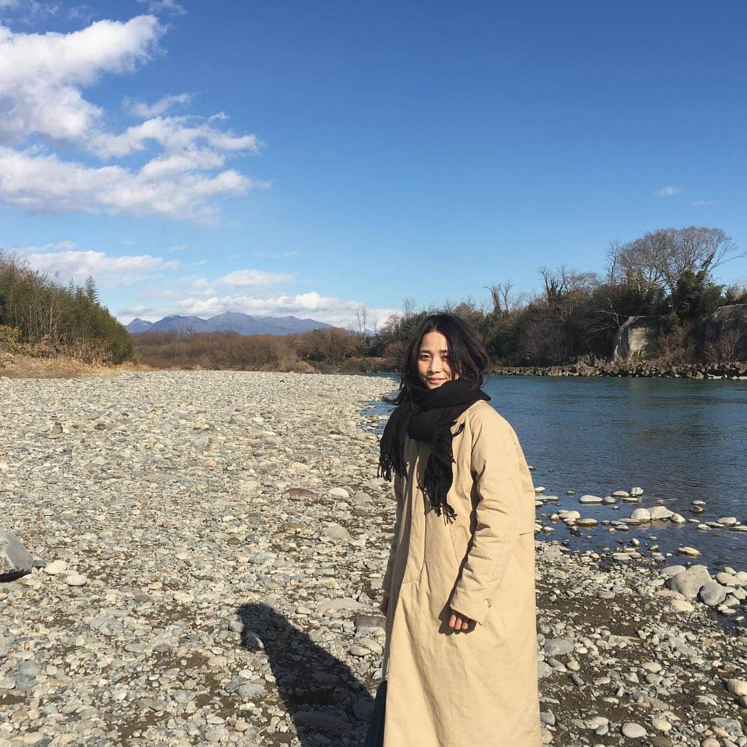 北澤 宏美さんのインスタグラム写真 - (北澤 宏美Instagram)「実家近くの川ちょいとそこまで 気づいたら2時間くらい散歩してた🥴 いろいろ最高 #利根川 #天気良し」1月5日 18時21分 - romihy58