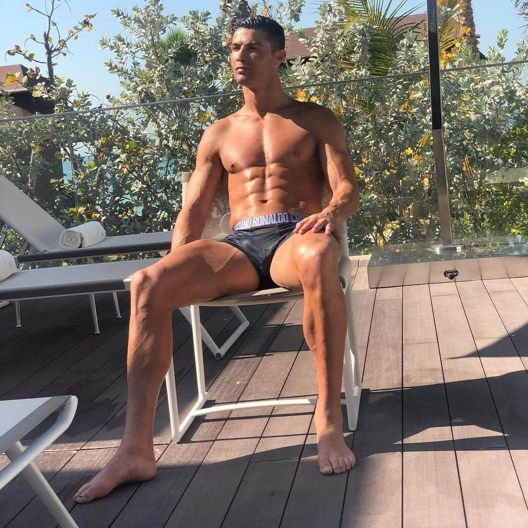 クリスティアーノ・ロナウドさんのインスタグラム写真 - (クリスティアーノ・ロナウドInstagram)「Sem filtro 😎」1月5日 18時41分 - cristiano