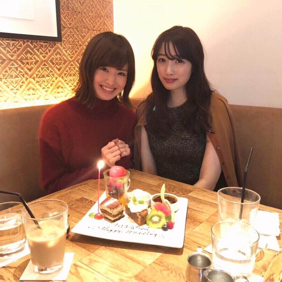 吉羽真紀さんのインスタグラム写真 - (吉羽真紀Instagram)「ひよこ豆のハムス 、食べ始めたらもう止まらない…🤤いつもおかわりしちゃうね @chiharukoshiba  CICADAのプレートで ちょっと遅くなったけどおめでとう♡  今年もよろしくお願いします。 #cicada  #表参道ランチ  #ハムス  #2019」1月5日 19時09分 - makiyoshiba_0911