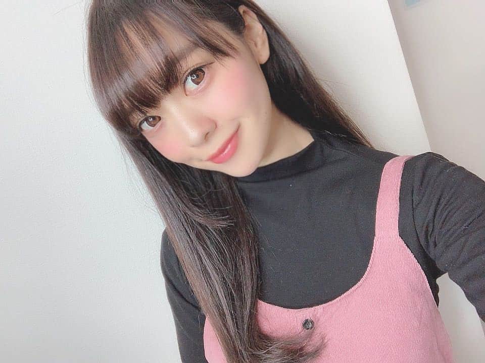 姫乃稜菜のインスタグラム：「あけましておめでとうございます㊗️ 2019年仕事で大成功して！わーいってなります❤️ 芸能のお仕事も変わらず続けます🤝今年も応援よろしくお願いします☺️ #姫乃稜菜#新年#2019年#芸能#美容#今年も#どっちもやるってよ」