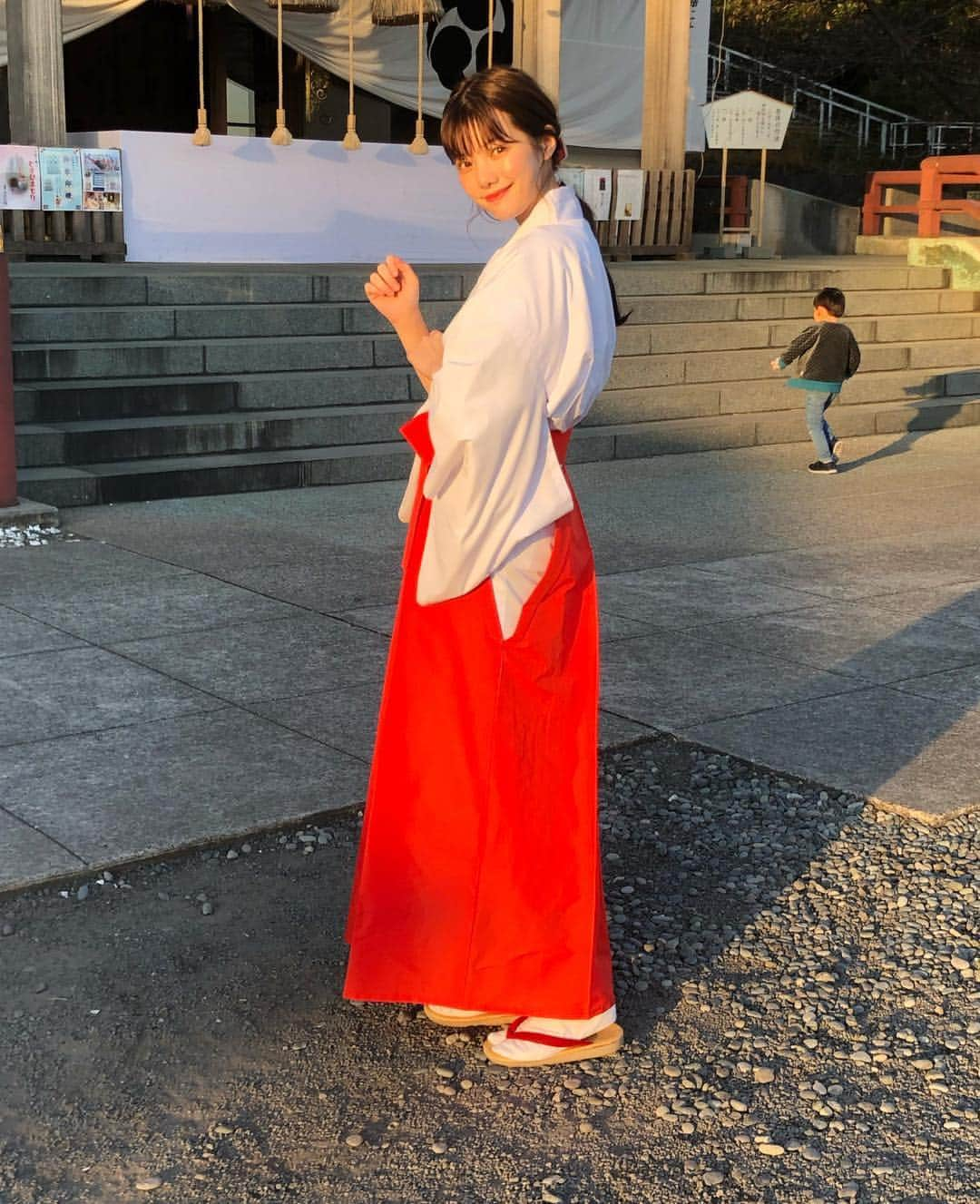 西谷菜々さんのインスタグラム写真 - (西谷菜々Instagram)「. よき巫女人生でした、⛩ ラストだからと、沢山の人が神社に遊びにきてくれて嬉しかったです🙏皆さま遠方からありがとうございました☺️ 巫女ライフ、これにて完遂！ドドン！」1月5日 19時19分 - nana_nishitani