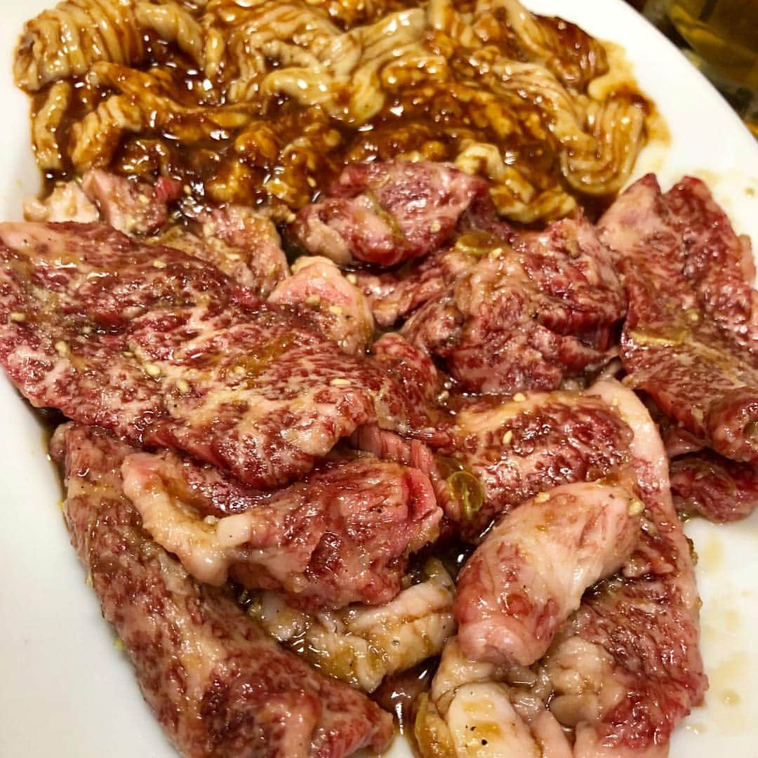 朝日光輝さんのインスタグラム写真 - (朝日光輝Instagram)「地元の焼肉屋さんで自分が小さい頃から通っている😋大松園💕 シンプルなメニューで昔ながらの焼肉な感じ！味も最高です✨✨ * * * * * * * * * #新潟県#新潟県上越市#上越妙高#地元グルメ#美味しい焼肉屋さん#焼肉#大松園#上越高田#帰省#お正月#肉好き#美容師の休日」1月5日 12時15分 - mitsuteru_asahi