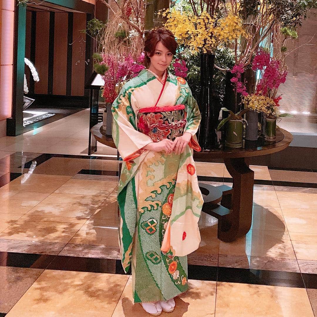 小瀬田麻由のインスタグラム：「今年のお正月は振袖で過ごしました⛩✨ 2019年も皆様よろしくお願いします😊✨ #初詣 #振袖」