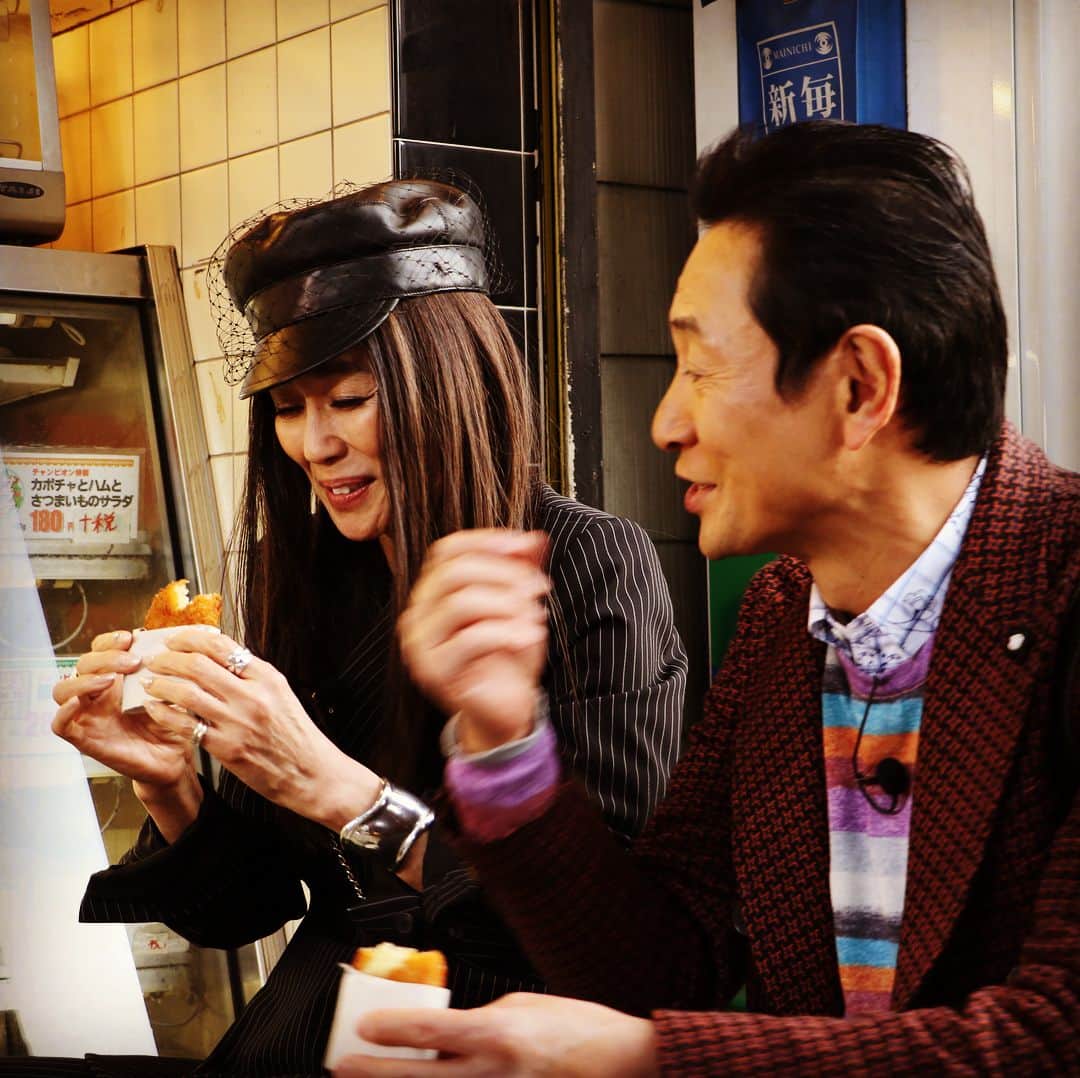テレビ大阪「おとな旅あるき旅」さんのインスタグラム写真 - (テレビ大阪「おとな旅あるき旅」Instagram)「懐かしのコロッケ… そして、うまいもんのオンパレード！  今夜18:30〜は ありがとう10周年！2時間30分スペシャル！ 豪華ゲストと行く！ 大阪環状線、京都、神戸の“美食の三都めぐり”です！お楽しみに！  #おとな旅あるき旅#2時間半SP#テレビ大阪#三田村邦彦#中村玉緒#萬田久子#南野陽子#西村知美#東貴博#中山麻聖#山口実香#大阪#大阪環状線#神戸#灘#元町#京都#錦市場#八坂#東山#ありがとう10周年」1月5日 13時10分 - tvo.otonatabi