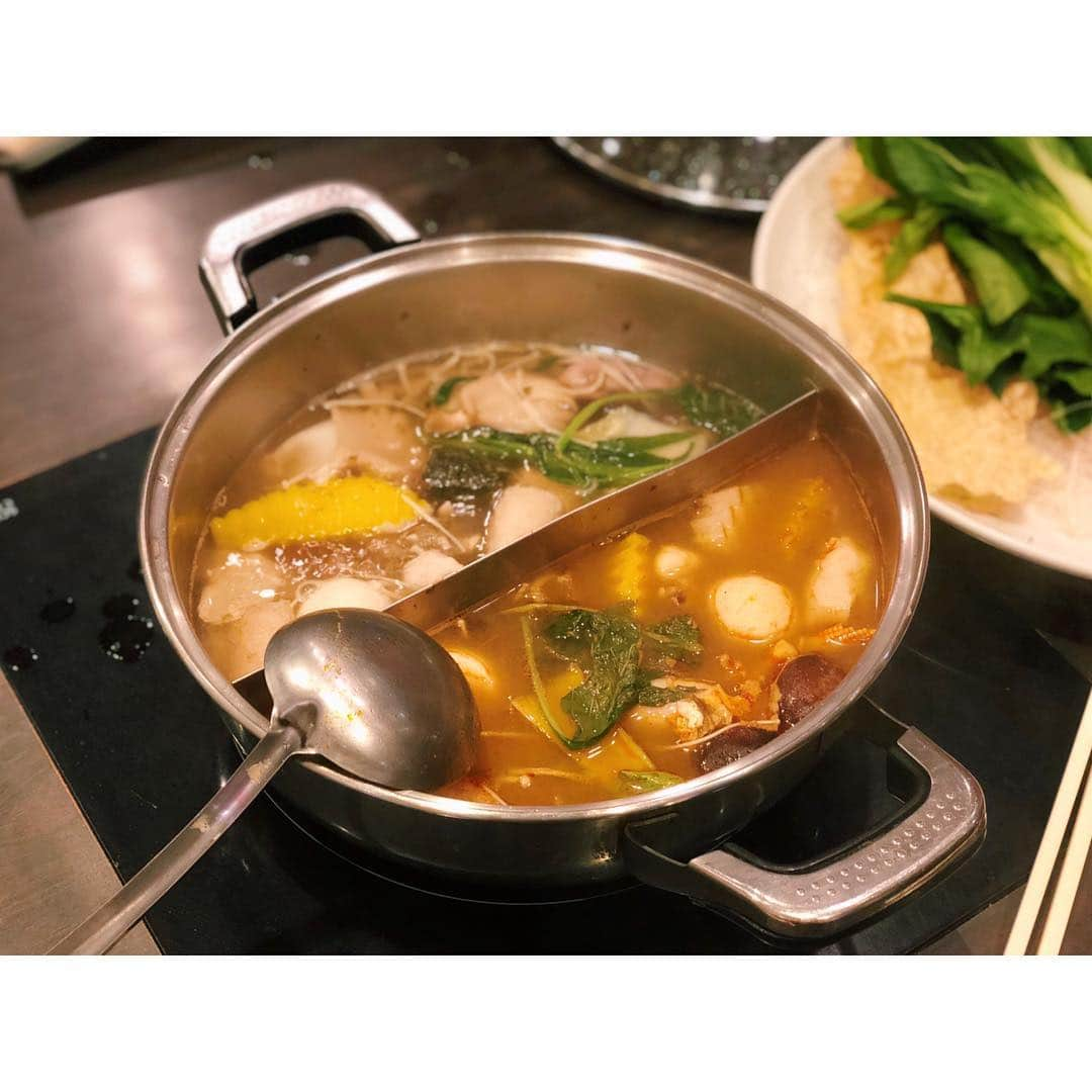 的場絢香さんのインスタグラム写真 - (的場絢香Instagram)「#20190103﻿ ﻿ LOVE THAIFOOD ❤︎﻿ ﻿ 毎日食べた大好きなマンゴー、 プーパッポンカリー、タイスキ、﻿ ガパオ、豚足の煮込んだやつ、﻿ ラムのマッサンカレー！！ ぜーーんぶ美味しかった♩﻿ ﻿ 2度目のBangkokも満喫！﻿ 楽しかった〜〜！﻿ コップンカー🙏🏻❣️﻿ ﻿ Thank you,Bangkok🇹🇭!!﻿ ﻿ ____________________________ #マトバの海外旅行記 #🇹🇭 #タイ #バンコク #タイ料理 #thailand #bangkok #bkk #thaifood #yummy 🥭#MANGOTANGO 🦀#somboonseafood 🍲#COCArestaurant 🍛#patarathaifinecuisine」1月5日 19時37分 - ayaka_matoba