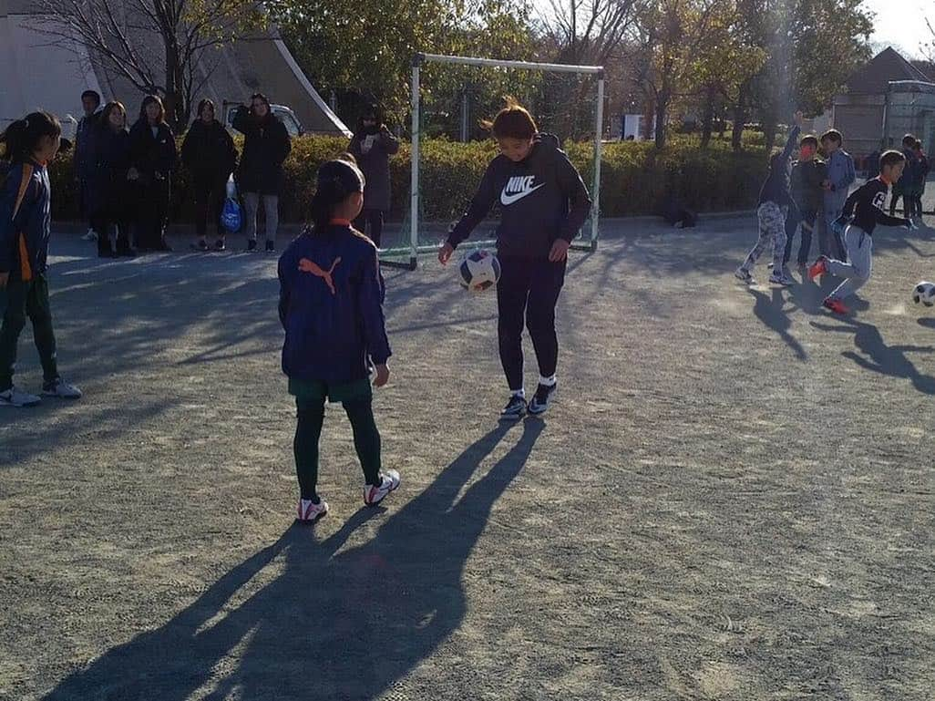 三浦成美さんのインスタグラム写真 - (三浦成美Instagram)「パーシモン初蹴り⚽️ 久々にみんなに会って嬉しかったな😊 女の子も増えててかわいかった！ 原点だし、これからも大事にしたいな！ #fcパーシモン」1月5日 20時04分 - miura_narumi17