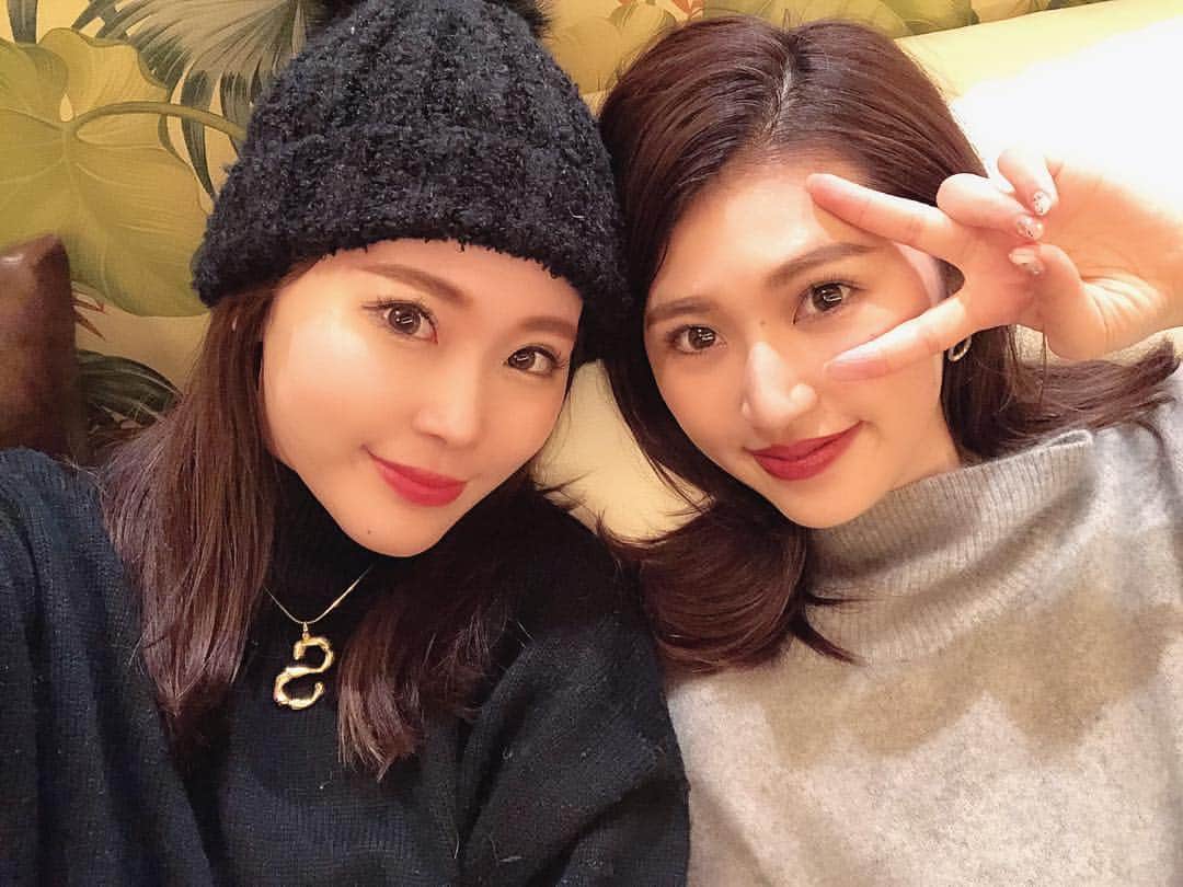 藤川沙弥のインスタグラム：「真冬のグランピングへ〜☃️❄️﻿﻿ リンも一緒に来ました🐶💓﻿﻿ 寒いけど楽しすぎ😂❤️﻿﻿ 自分達でご飯作るよ〜🤤﻿﻿ タイで買っておいた﻿﻿ グリーンカレー作るっ🥳﻿﻿ ﻿﻿ ﻿ずっと寝正月だったから﻿ ﻿かなり久しぶりにお化粧した。笑﻿ ﻿﻿ ﻿﻿ ﻿ ﻿ #グランピング#神戸#kobe﻿﻿ #셀카#셀피#셀스타그램」