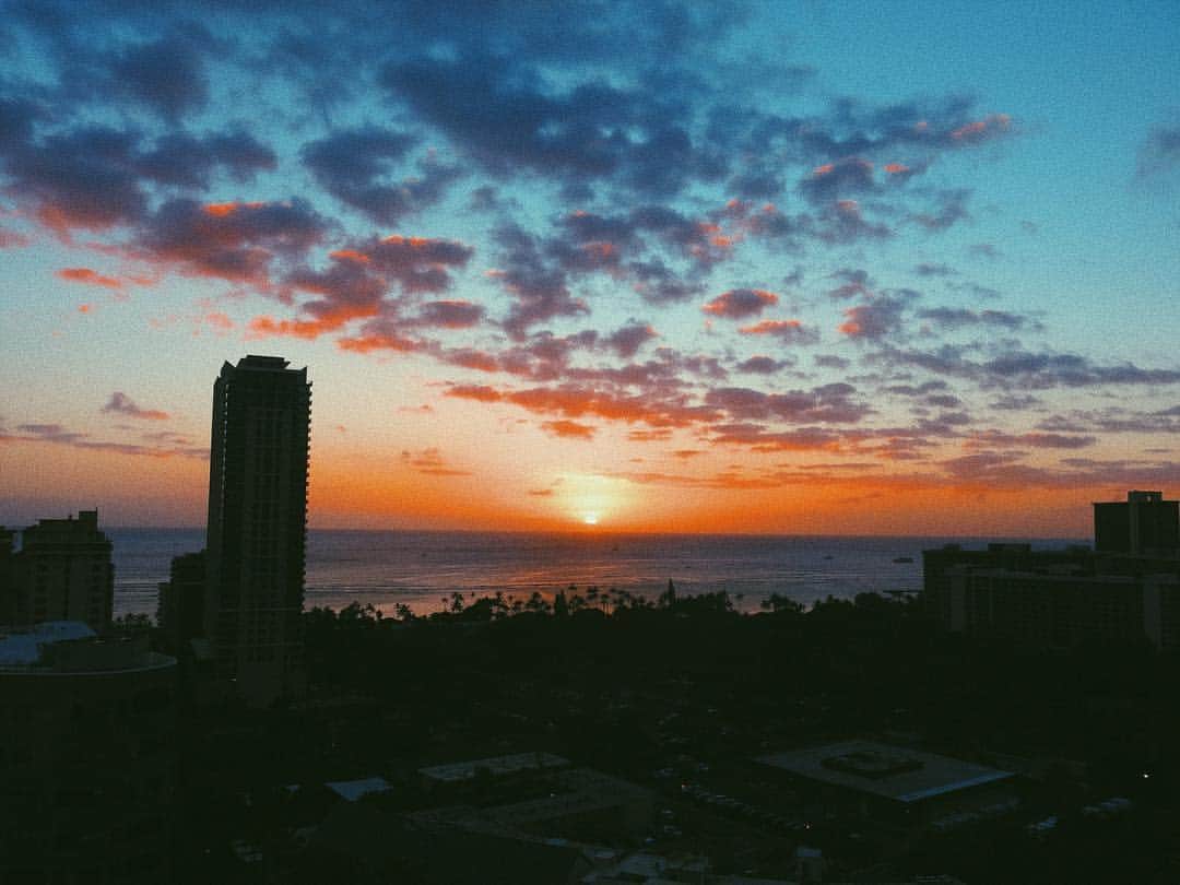 広瀬未花さんのインスタグラム写真 - (広瀬未花Instagram)「infinitypool♡  ここから眺める夕陽が贅沢なひと時でした」1月5日 22時03分 - micahirose