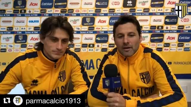 マッシモ・ゴッビのインスタグラム：「Chiedo umilmente scusa  allo zio @beppebergomi2 e  al nostro Bruno nazionale #Brunopizzul #Inimitabili 😂🙏🏻 @robertoingleseofficial @parmacalcio1913  #Repost @parmacalcio1913 with @get_repost ・・・ 📺🎙💛💙 Riviviamo #ParmaCagliari, una delle 7⃣ vittorie crociate del girone d'andata, con la telecronaca di... @robertoingleseofficial e @massigo18!  Guarda la clip 📹⤴️ #ChinoisiAmo #DifendiamolA」