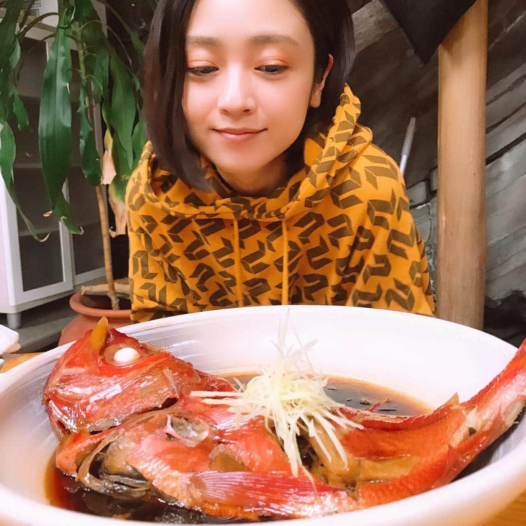 安達祐実さんのインスタグラム写真 - (安達祐実Instagram)「💛💛💛 #キンメの煮付け #でっかい #んふふ」1月6日 0時51分 - _yumi_adachi