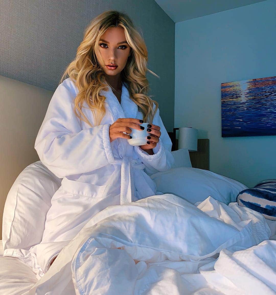 Alexa Collinsさんのインスタグラム写真 - (Alexa CollinsInstagram)「Woke up in LA 🍽」1月 ...