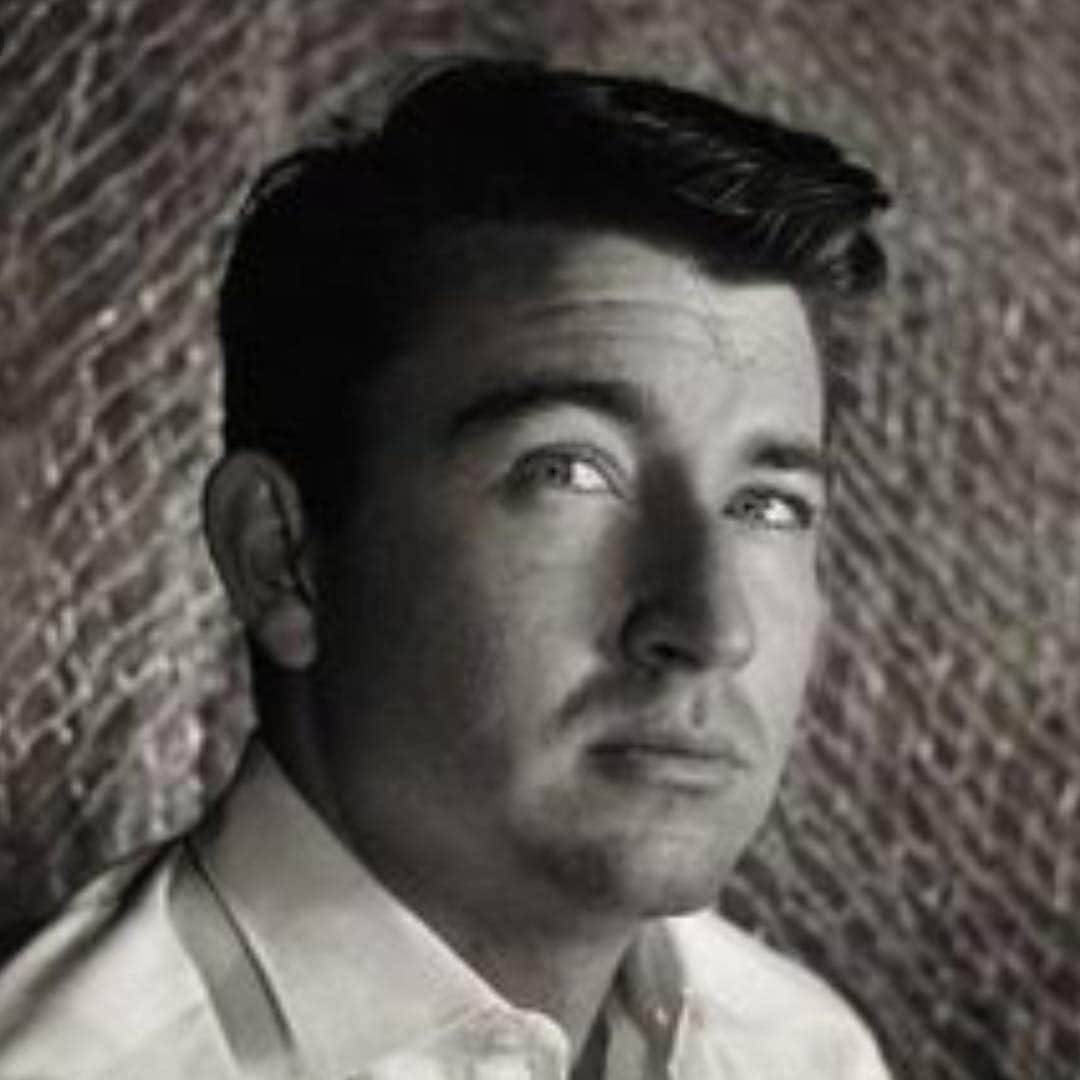 アンダーソン・クーパーのインスタグラム：「My Dad. Wyatt Cooper.  Sept 1, 1927- Jan 5, 1978. Still missed, and loved, everyday.」