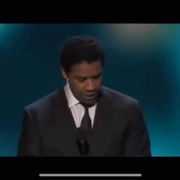 パピ・ジロボジのインスタグラム：「Thanks @denzel  to much love  for this person and his inspiration 💪🏿🙏🏿❤️✅」