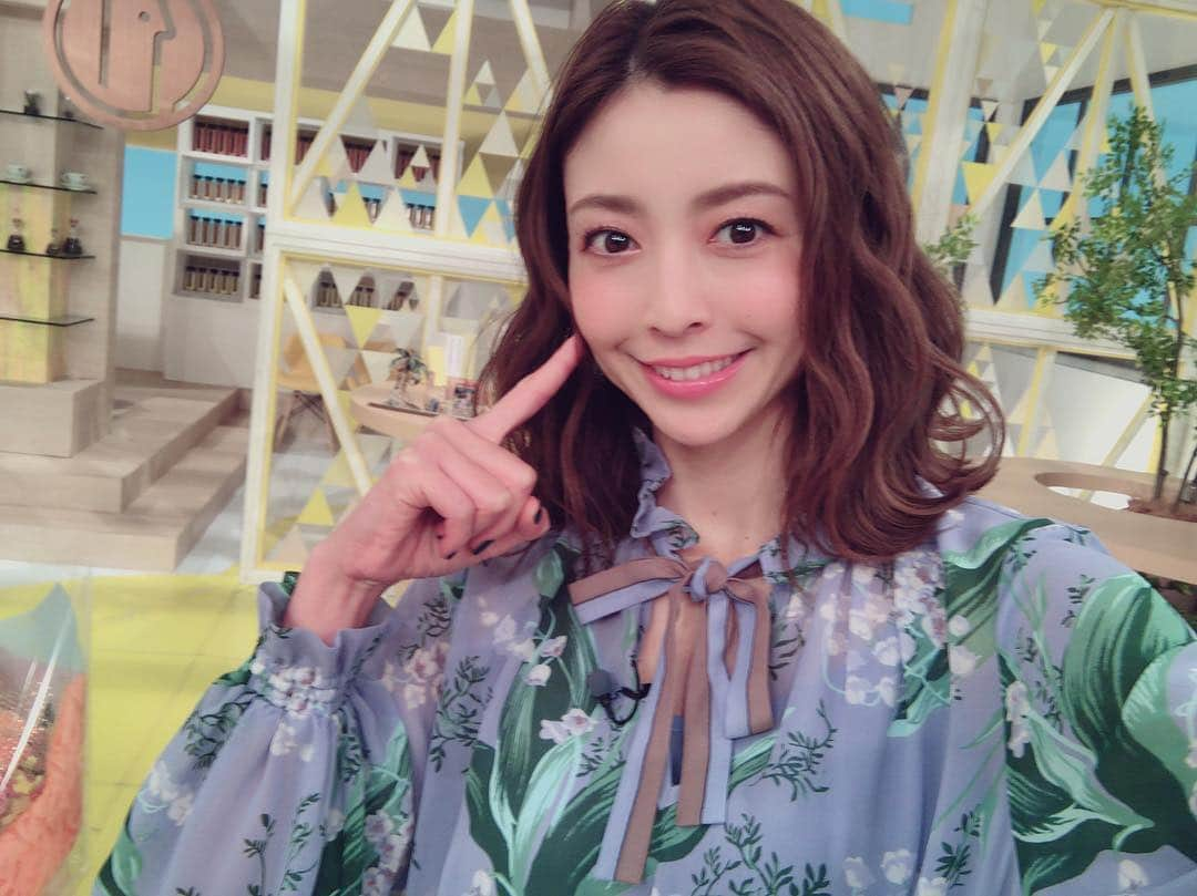 片瀬那奈さんのインスタグラム写真 - (片瀬那奈Instagram)「おはようございます😃☀ #シューイチ #箱根駅伝 特集です🏃‍♂️ 東海大学の陸上競技部の皆さまもスタジオにいらっしゃいます🎵 是非ご覧ください😊☝🏻 #muveil」1月6日 7時28分 - nana_katase