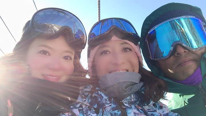 金子藍さんのインスタグラム写真 - (金子藍Instagram)「今年初のスノーボードへ🏂 . みんなに頼りっぱなしのスノーボード ワイワイ楽しいーー . 今年も色んな所行ってみたいな... . #snowboard #スノーボード #スノボ #roxy #roxyjapan #roxysnow #岐阜 #サーファー #snowsurf」1月6日 10時52分 - aikaneko_surf