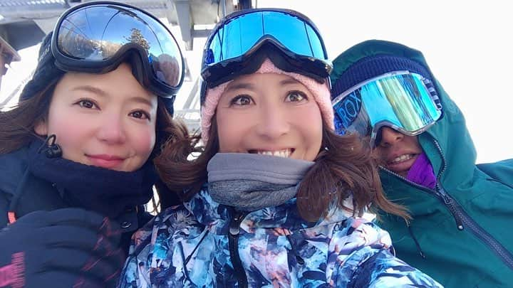 金子藍さんのインスタグラム写真 - (金子藍Instagram)「今年初のスノーボードへ🏂 . みんなに頼りっぱなしのスノーボード ワイワイ楽しいーー . 今年も色んな所行ってみたいな... . #snowboard #スノーボード #スノボ #roxy #roxyjapan #roxysnow #岐阜 #サーファー #snowsurf」1月6日 10時52分 - aikaneko_surf