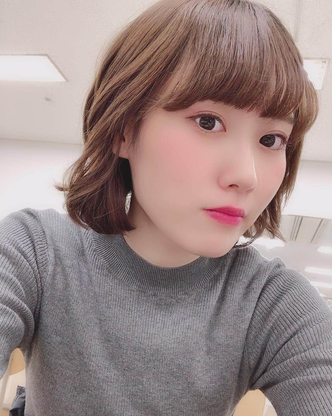 西潟茉莉奈さんのインスタグラム写真 - (西潟茉莉奈Instagram)「【 握手会 】 . . 新年一発目の握手会！ ありがとうございました！！！ すっごく楽しかったです！！！！ . . 今日はシックに〜♡♡♡ . . #握手会 #京セラドーム #snidel」1月6日 22時59分 - marina_1016.n