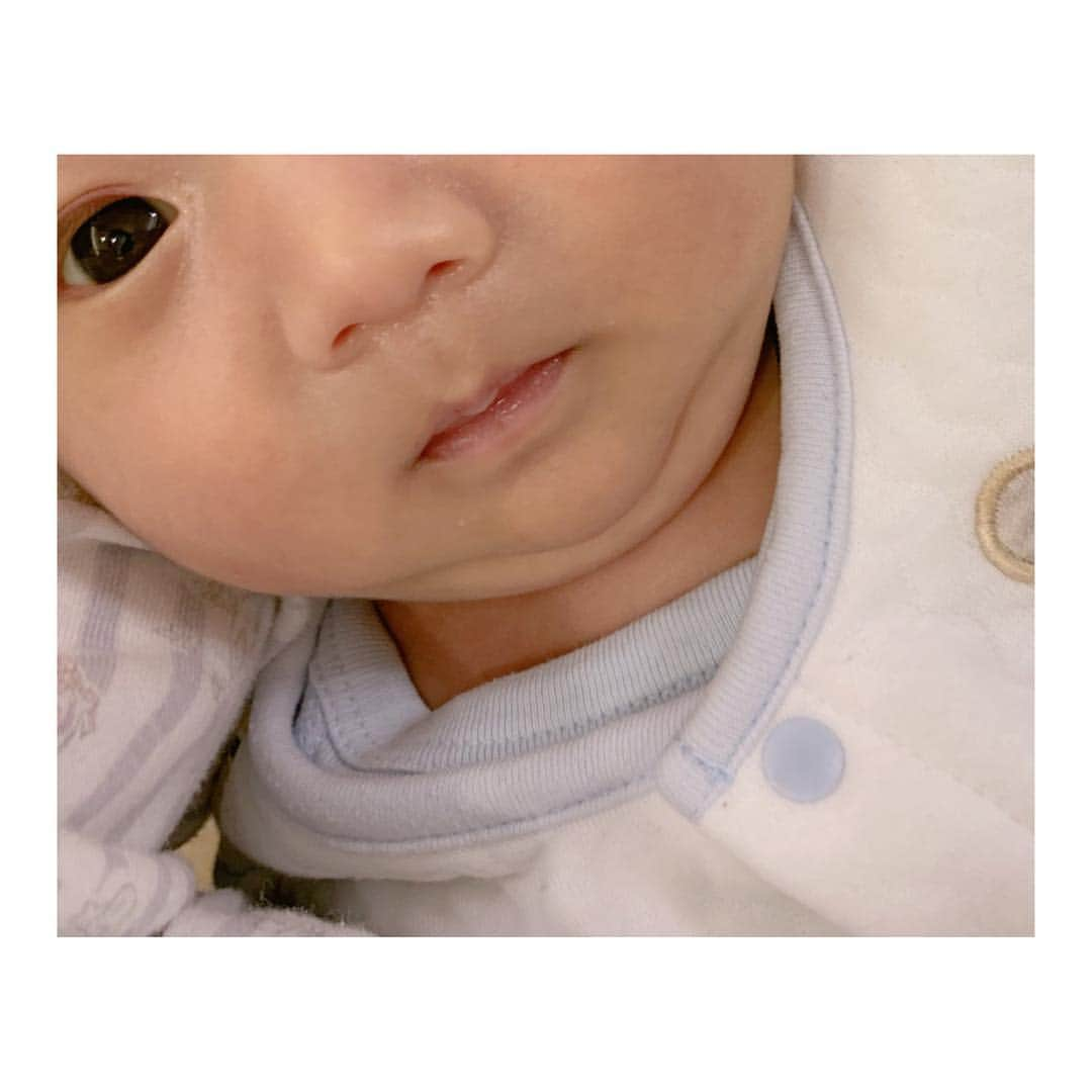 辻希美さんのインスタグラム写真 - (辻希美Instagram)「色んな表情〜の二重アゴ👶💕 #幸空 #生後1ヶ月  #新生児 #終わっちゃう #色んな表情 #可愛い #癒し #二重アゴ #ムチムチボーイ」1月6日 23時22分 - tsujinozomi_official