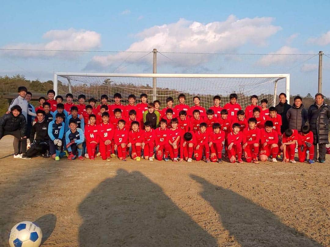 大南拓磨さんのインスタグラム写真 - (大南拓磨Instagram)「中学時代にお世話になった名古屋FCに行ってきました！ 小崎さんありがとうございました。 #名古屋fc #ジュビロ磐田」1月6日 15時40分 - takuma5.1213