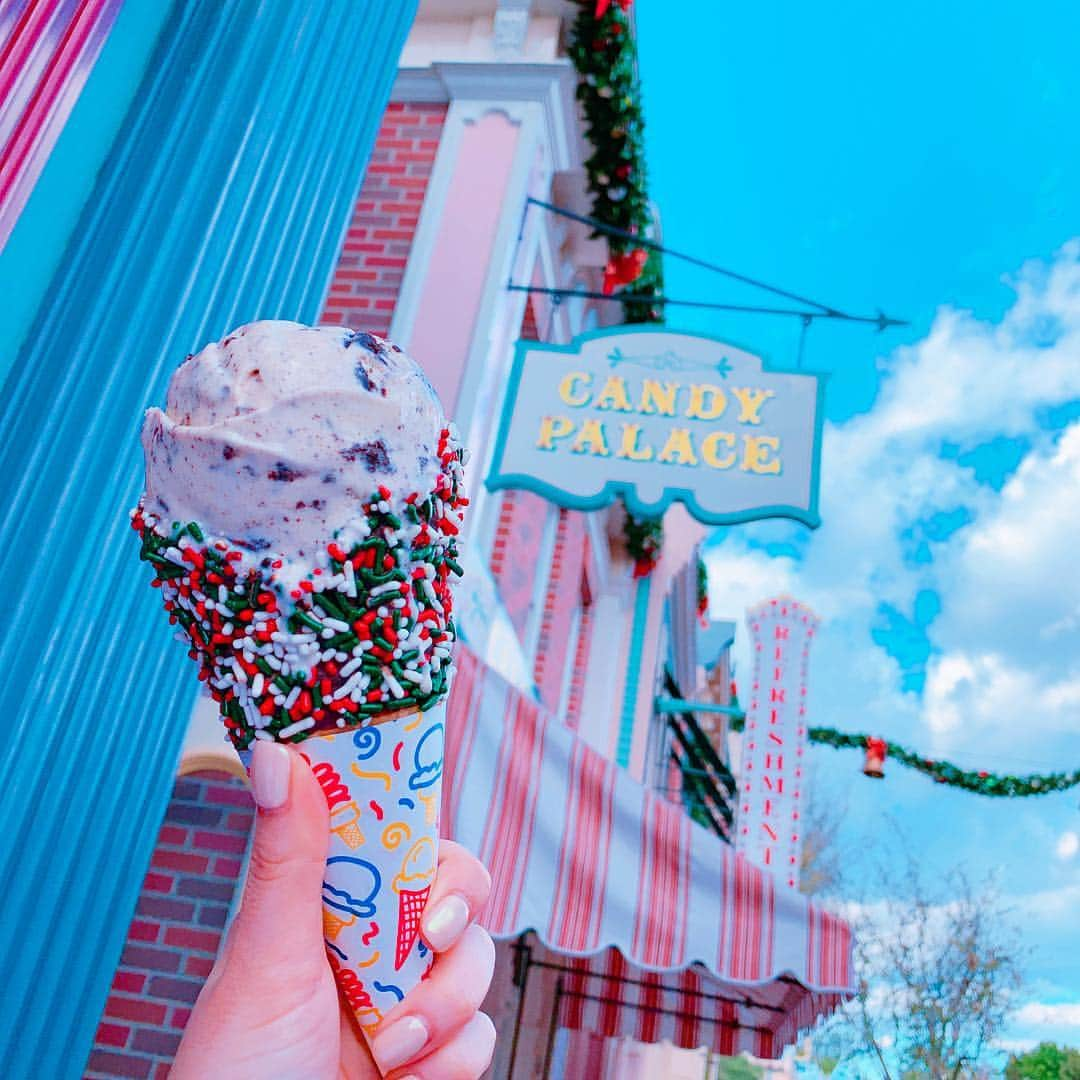 宮下舞花さんのインスタグラム写真 - (宮下舞花Instagram)「カラフルで可愛いアイス☺️🍭🍦💋 . . . . #disneyland #disneylandresort #disney2019 #countdownnye #newyearseve #anaheim #la #dlr #disneygram #happynewyear #2019 #instadisney #mouseears #ディズニー #ディズニーランド #カリフォルニアディズニー #アナハイムディズニー #海外ディズニー #年越し #ロサンゼルス #カリフォルニア #losangeles #california #ディズニーバウンド #disneybound #disneyfashion #disneyfood #ディズニーフード #disneycastle」1月6日 16時41分 - maikamaimaika