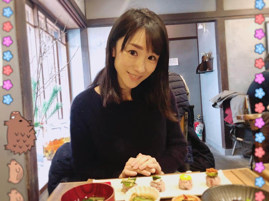 堂真理子さんのインスタグラム写真 - (堂真理子Instagram)「おしゃれなカフェでランチ🍽今日は寒かったですね❄️寒すぎて、午後は家から出られませんでした😅今週も頑張りましょう🎵  #堂真理子 #テレビ朝日 #アナウンサー #ランチ #カフェラテ」1月6日 17時12分 - mariko_do